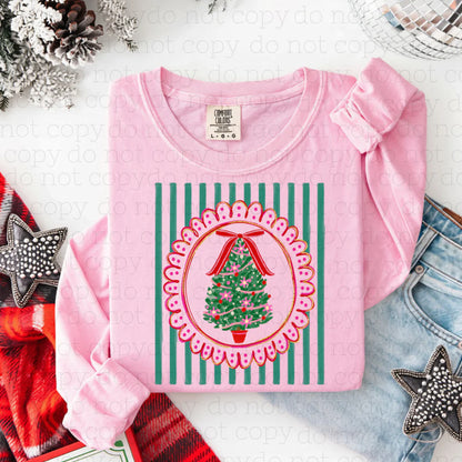 COQUETTE CHRISTMAS TREE FRAME TEE